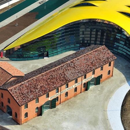 La Casa Del Parco Ferrari Leilighet Modena Eksteriør bilde