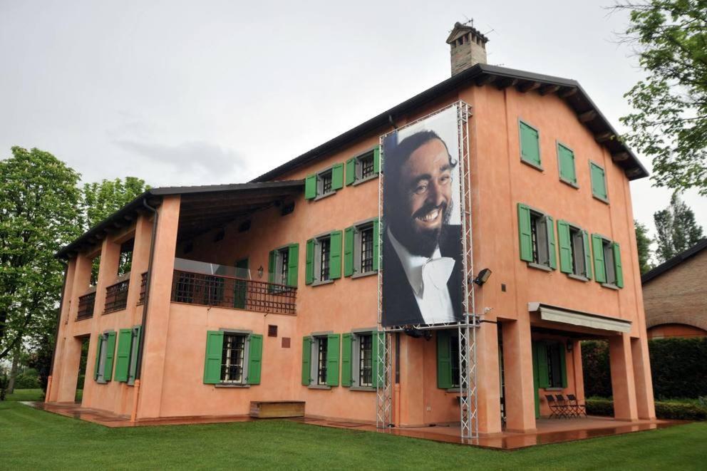La Casa Del Parco Ferrari Leilighet Modena Eksteriør bilde